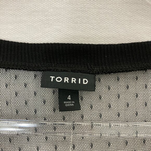 New Torrid Black Mesh Floral Embroidered Flare Sleeve Feminine Top 4X Whimsigoth - Picture 3 of 12